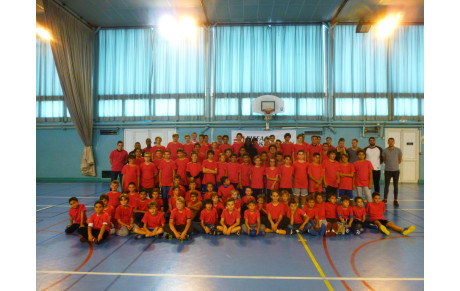 Remise des maillots d'entraînement
